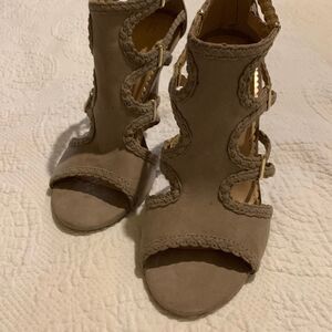 Lauren Conrad windflower taupe heels. 7.5